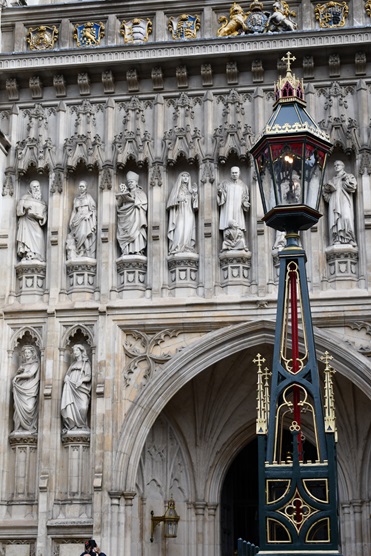 Stone sculptures at the entrance to Westminster Abbey